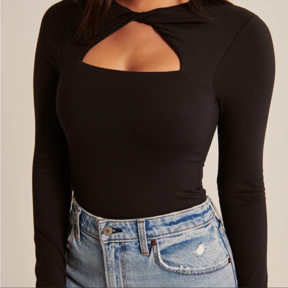 Abercrombie - Seamless Black Twist Long Sleeve Bodysuit